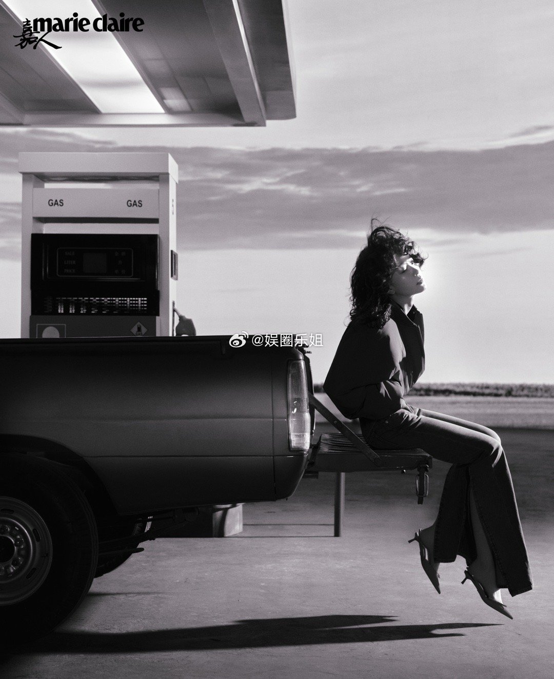 杜鹃嘉人开季双封面｜复古摩登，红装似火，风情万种！以复古摩登造型惊艳演绎年度首刊