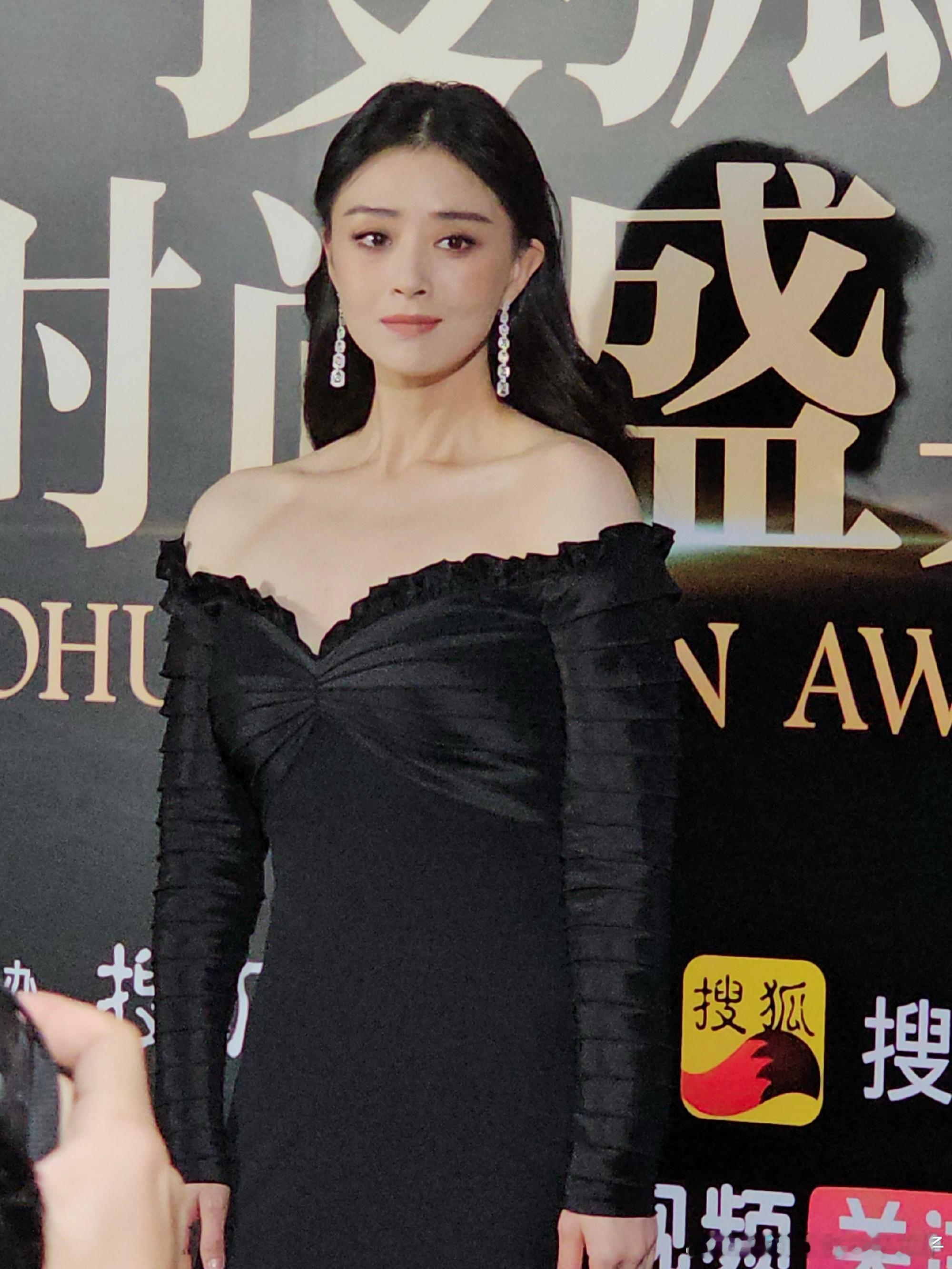 蒋欣生图更是妈妈级别 满蒙八旗不级娘娘凤仪万千，归来仍是18岁的少女啊！状态真好