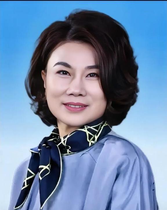 一次，俞敏洪问董明珠：“为什么你丈夫去世将近30年你都没有再婚？”董明珠也不藏着