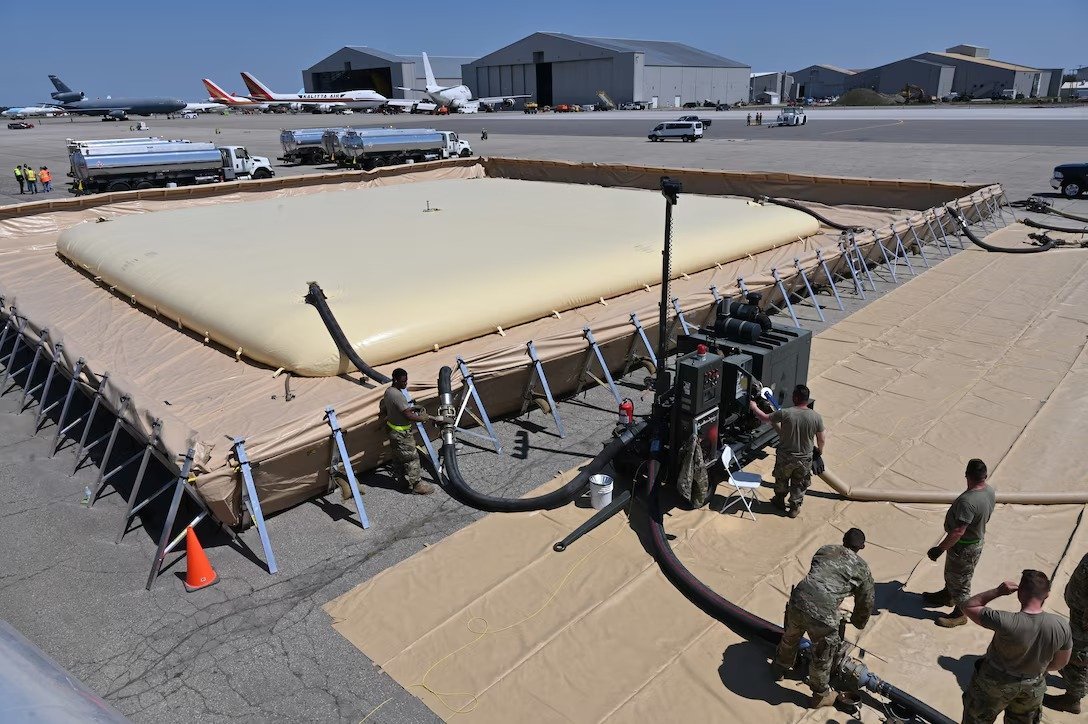 美伊以冲突中东现场直击 卫星图像显示，伊朗弹道导弹和自杀式无人机袭击了位于科威特