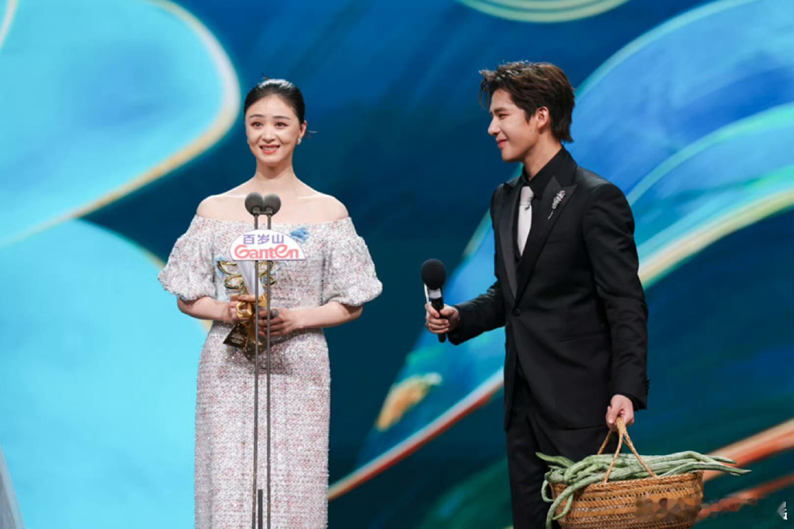 蒋欣8部待播剧 蒋欣演华妃时已经拍了十多年戏了27号刚拿了白玉兰奖，完全没发觉[
