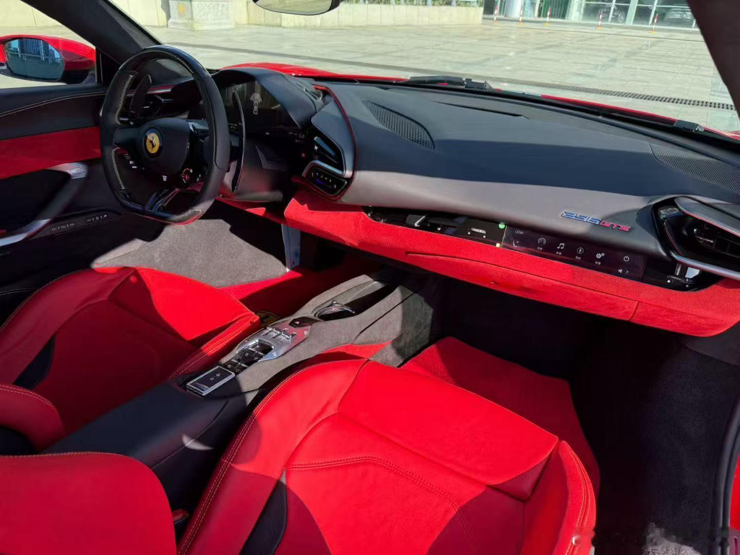 法拉利 296GTS 红/红24 年 7 月上牌 3421 公里 ​​​