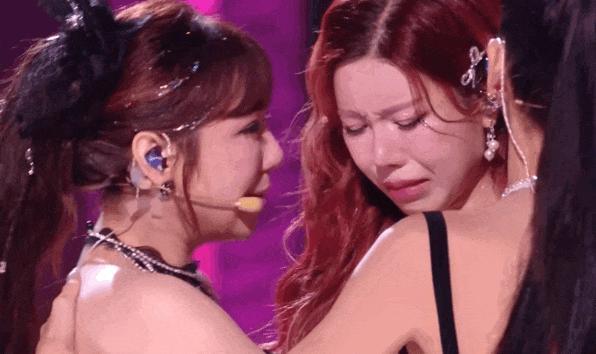 《乘风2026》风评像龙卷风！一档直播综艺凭什么让观众又爱又骂？

《乘风202