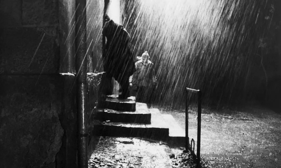 晚安🌙“但是人的生命很有意义，丰富，漂亮，也肮脏。”——《撒旦探戈》塔尔·贝拉