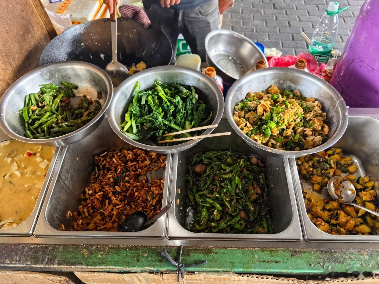 老赵最近好几次被老首长拎出来批评脱离人民群众。确实，科学本身的意义是为人类解惑，