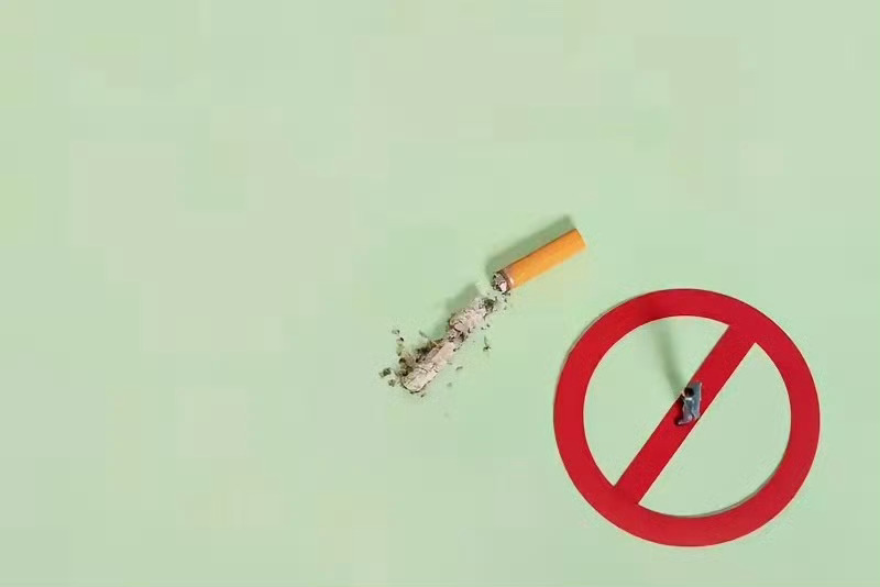 今天刷到杭州的戒烟牌火了，网友说建议全国巡游。我倒觉得不用全国巡游，直接做成模板