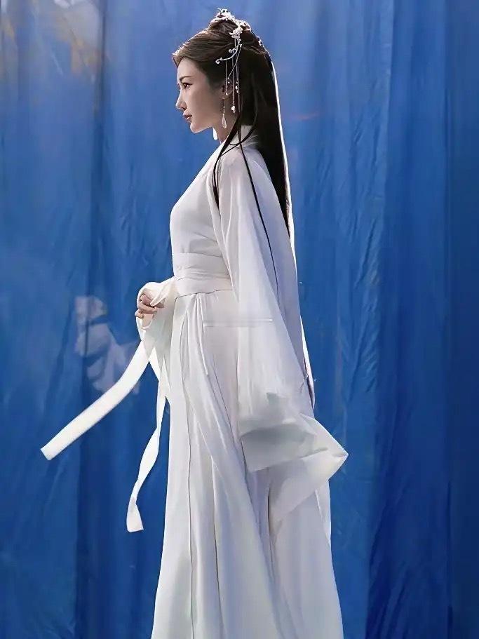 如果当年于正让她演小龙女，感觉陈妍希也不至于被喷的这么惨 
