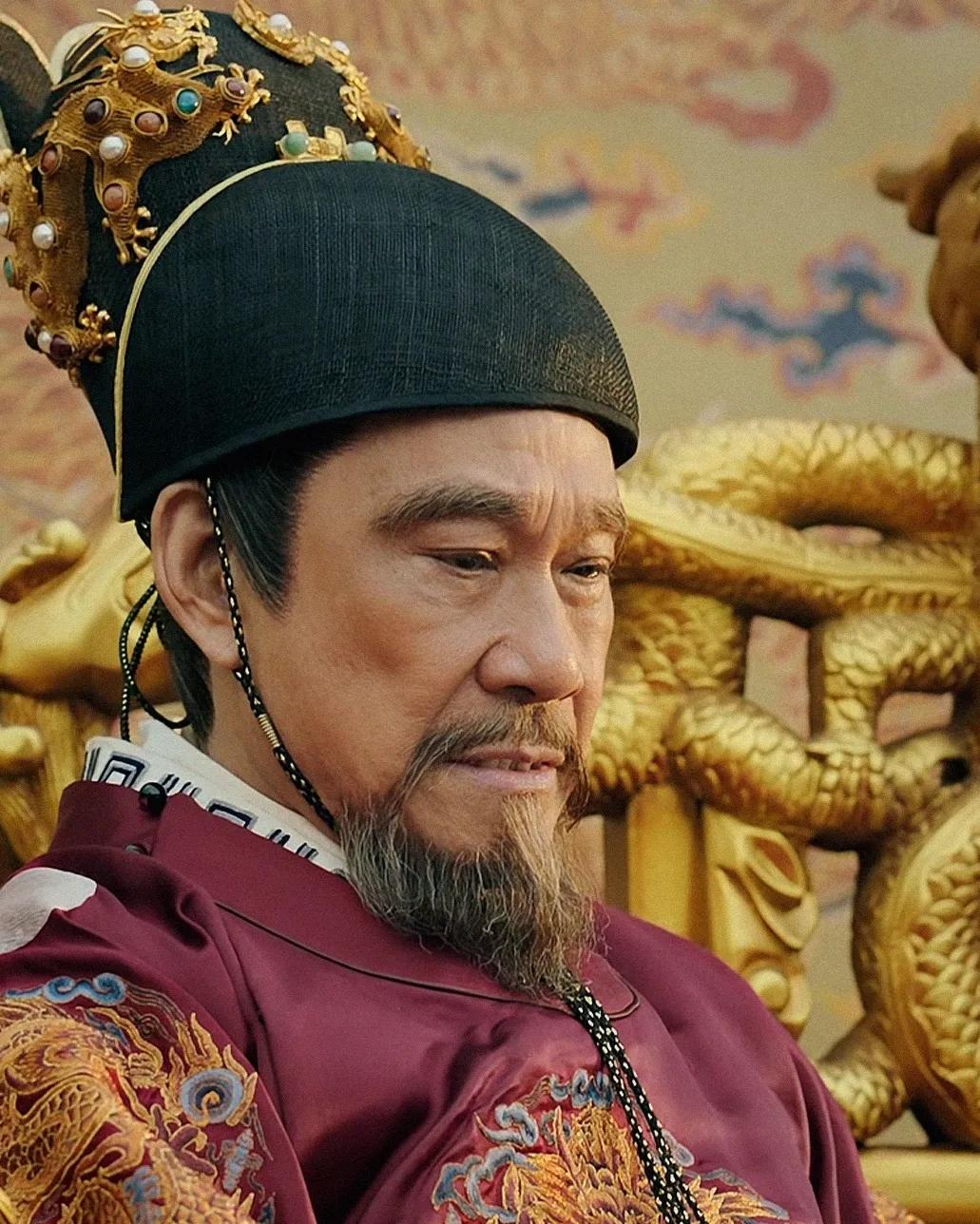 看了朱亚文版的朱瞻基，我才发现整个明朝时期，都有一种勒紧裤腰带过日子的感觉。
比