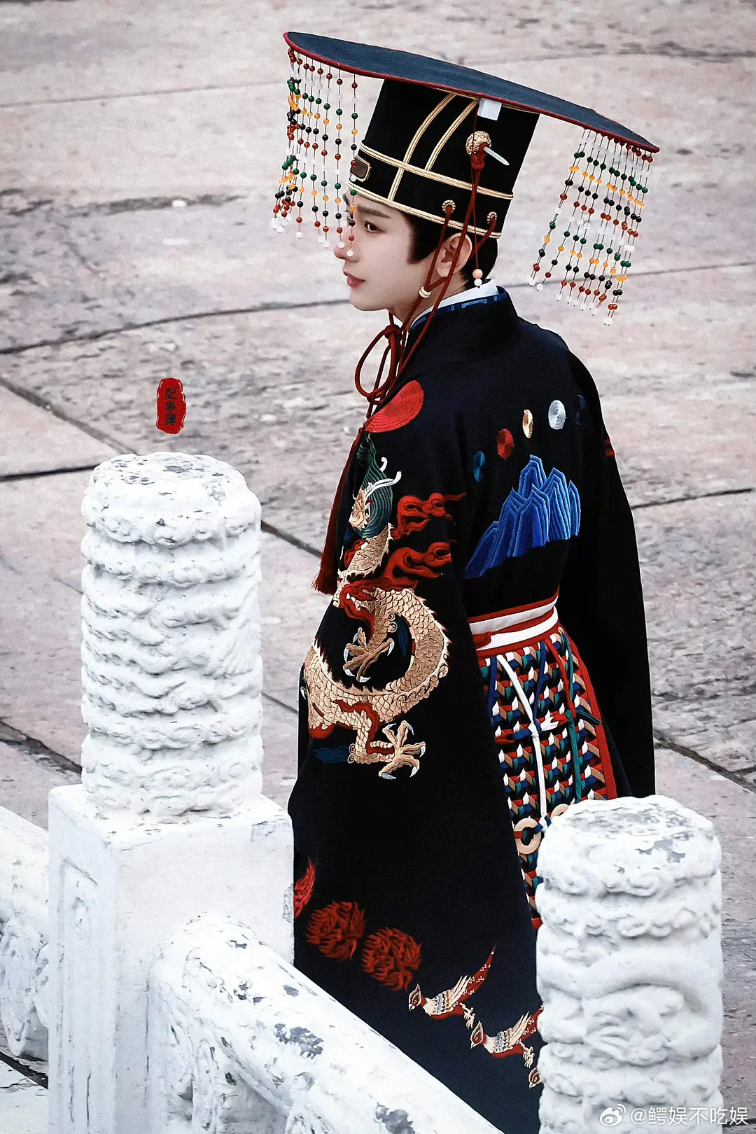 新浪娱乐换了成毅头像，ie手搓投票很厉害了，期待两京十五日朱瞻基了 