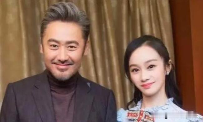 2018年，吴秀波包养了陈昱霖足足7年，之后玩腻了厌倦了，便提出分手。陈昱霖索要