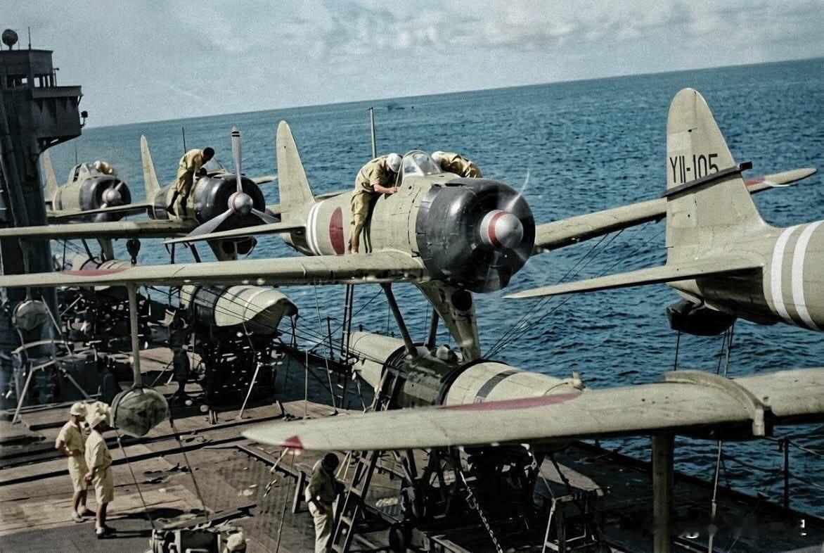 1942年8月，正值瓜达尔卡纳尔岛战役激战正酣之际，日本海军特设水上飞机母舰“神