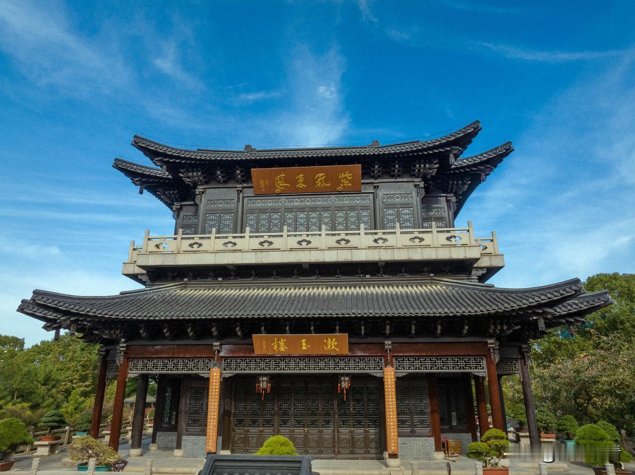 扬州杭集涵碧园是国家3A级旅游景区，占地约45亩，地处扬州生态科技新城软件园南侧