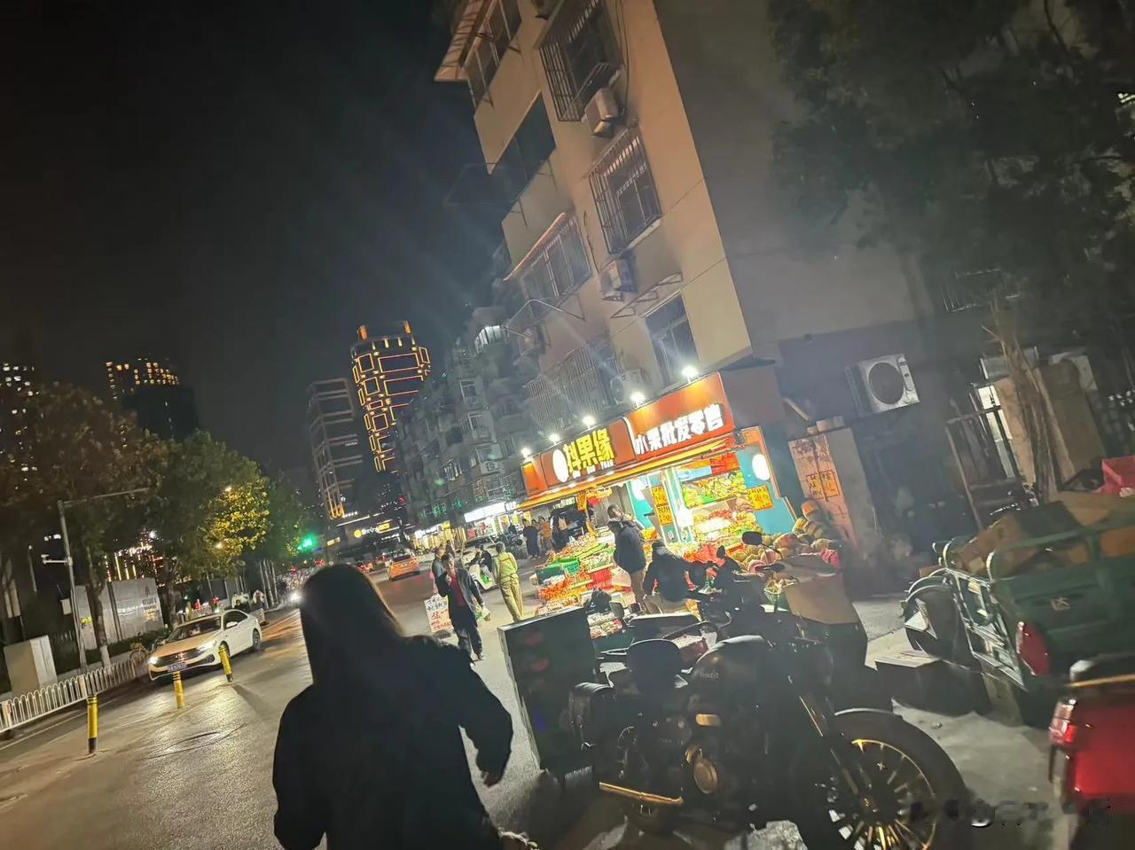 还是赶紧找个火锅店吧！祛祛寒气！