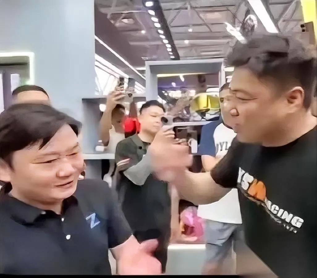 张雪拿冠军了

有人脸疼了

半年前当众骂他痴心妄想的人，现在早就躲没影了。
