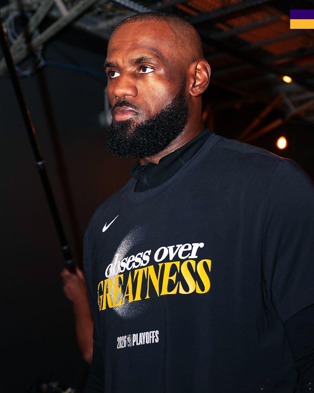 半场结束，湖人50-48火箭，詹姆斯6分3篮板10助攻1抢断1盖帽！火箭vs湖人