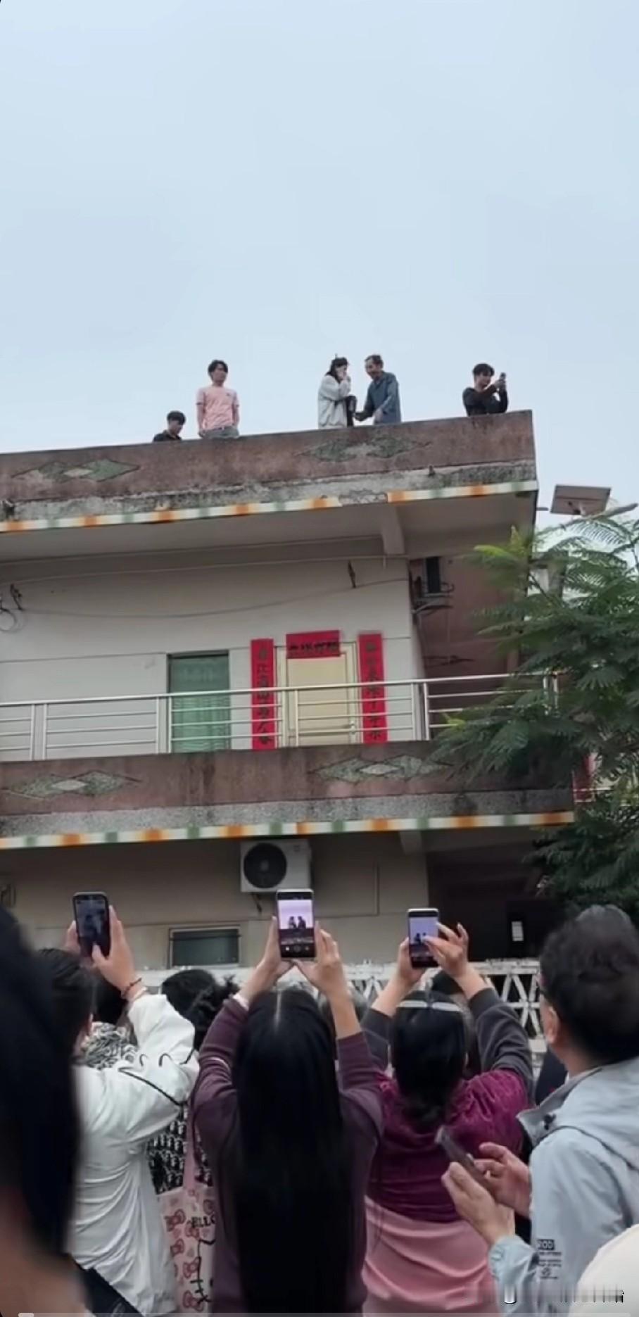 央视已经发声了，请大家不要再打扰全红婵了。

全红婵一直很低调，可是大家太热情了