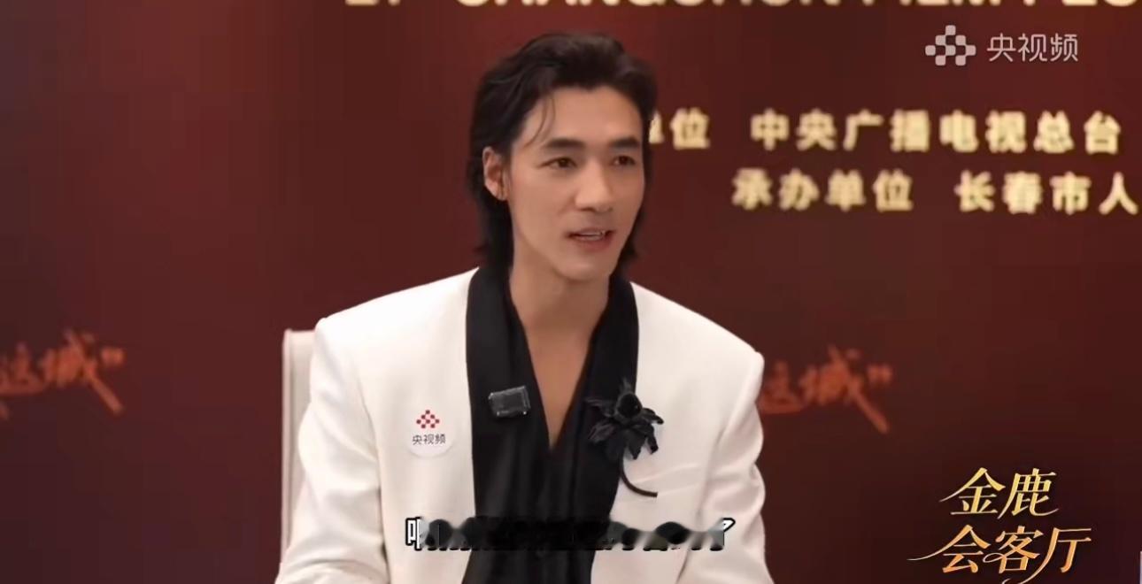 此沙说任达华给自己送老干妈此沙说侦战快上映了此沙在接受采访的时候说在《侦战》拍摄