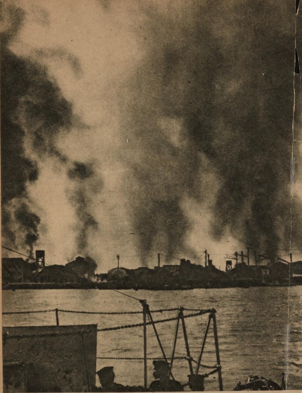这几张照片是1937年日寇对上海轰炸、焚烧后的惨状，这是日寇暴行的历史铁证，记录