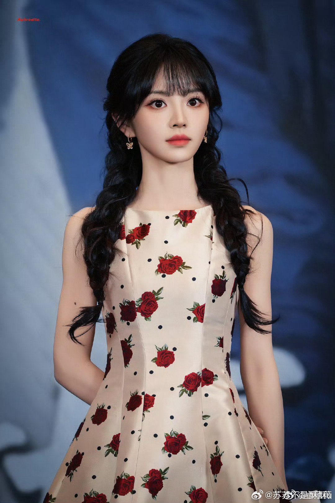 田曦薇 我图你好看啊 自带初恋感的颜值，清新又耐看，每一个画面都像画报，直白点说