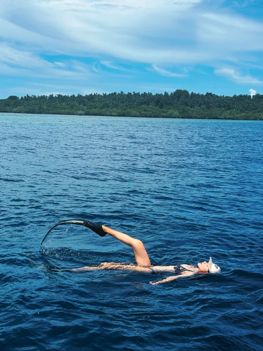 有了大海承托，所有压力都沉得比我快