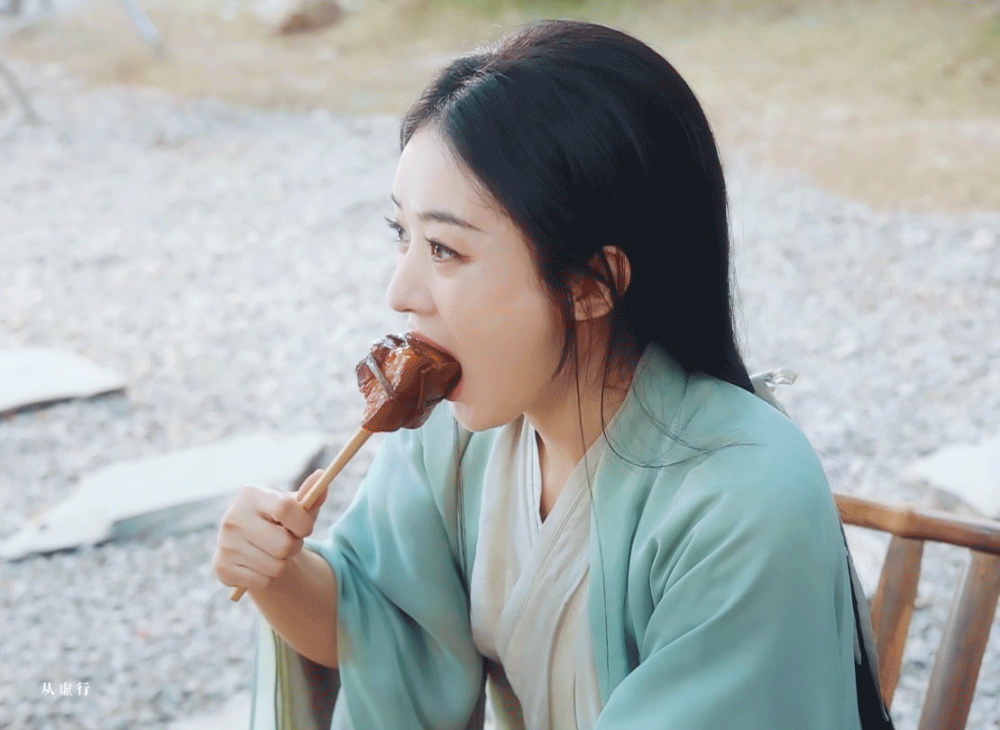 “在遥远的追梦途中 你成为了我的光” "𝓘𝓷 𝓽𝓱𝓮 𝓭𝓲𝓼𝓽