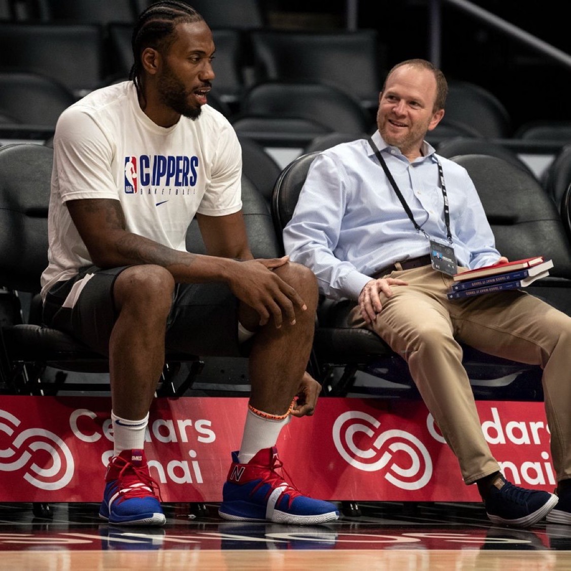 船记：快船队篮球运营总裁劳伦斯·弗兰克已明确表示，球队希望与科怀·伦纳德续约。 