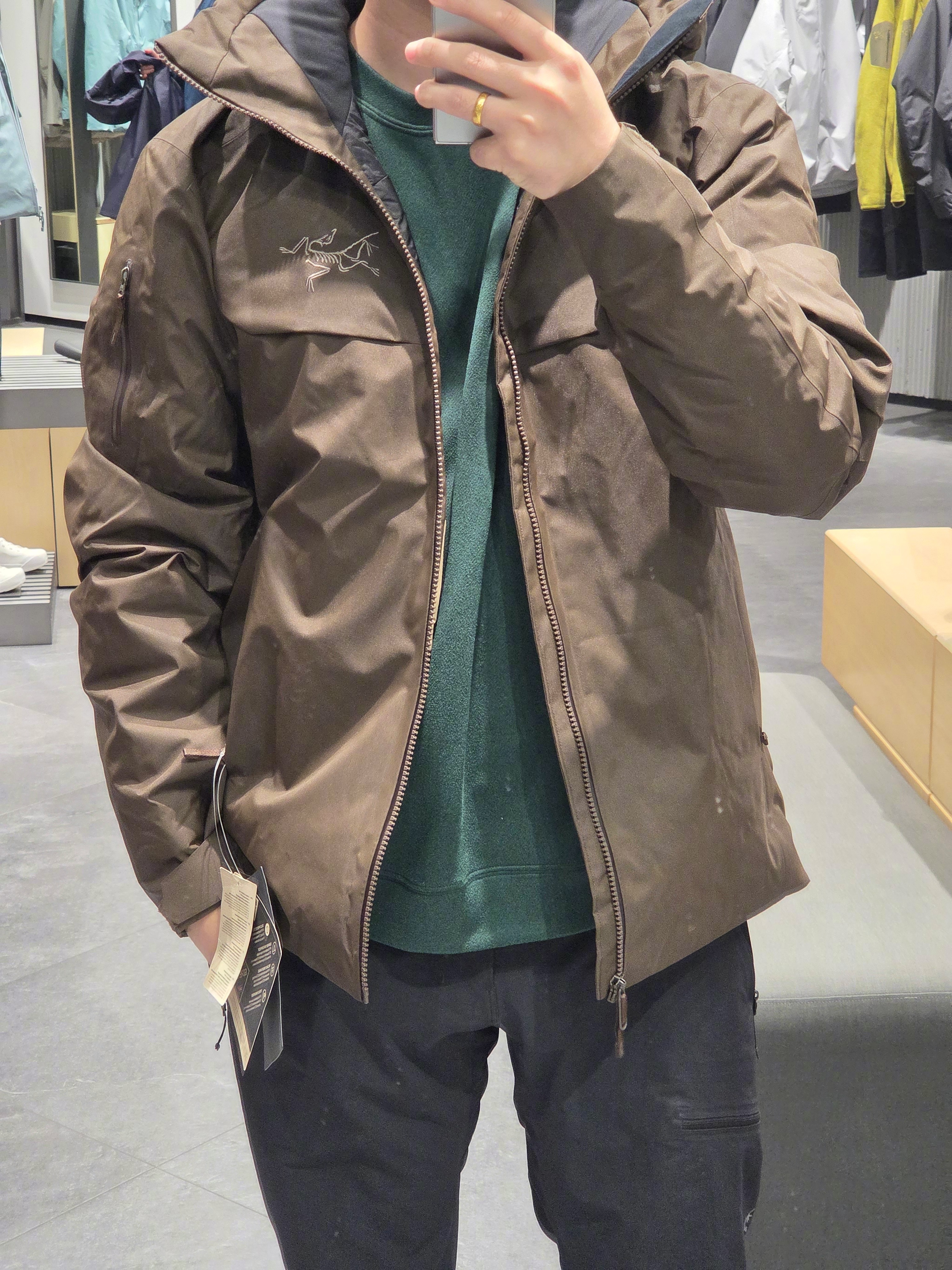 下周降温天冷了，北方得穿羽绒服。一毛一样的款式，哪个颜色更好！？ 