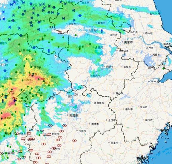 安徽迎来降雪
18时水汽继续东移，安徽西北部迎来降雪，今晚18时安徽阜阳观测到降