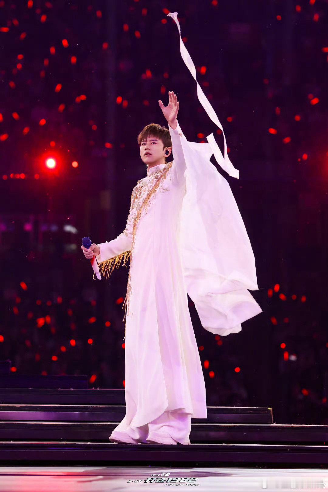 张杰今天换了好多歌张杰鸟巢演唱会限定歌单 感觉一切都回来了！今晚在鸟巢，张杰带着