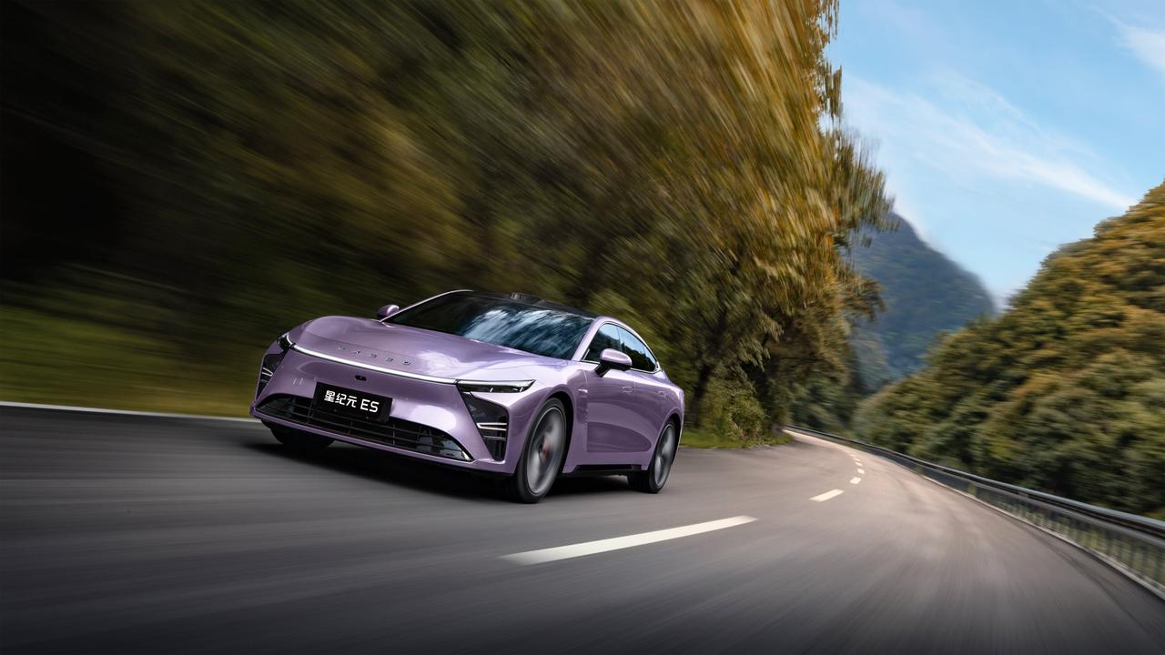 最近去门店体验了一下2025款星纪元ES，真的被惊艳到，忍不住要和大家分享，尤其