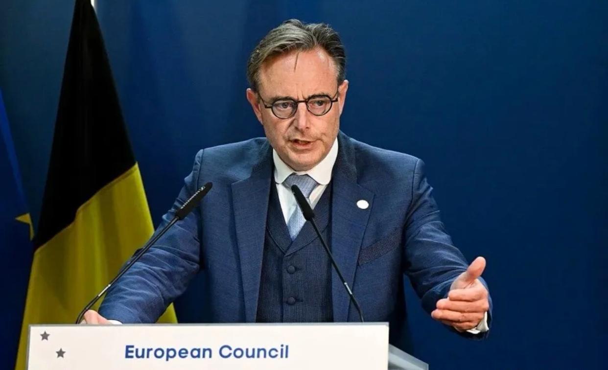 要说比利时这个国家，除了作为北约和欧盟的总部所在地，就是有着“红魔”之称的比利时