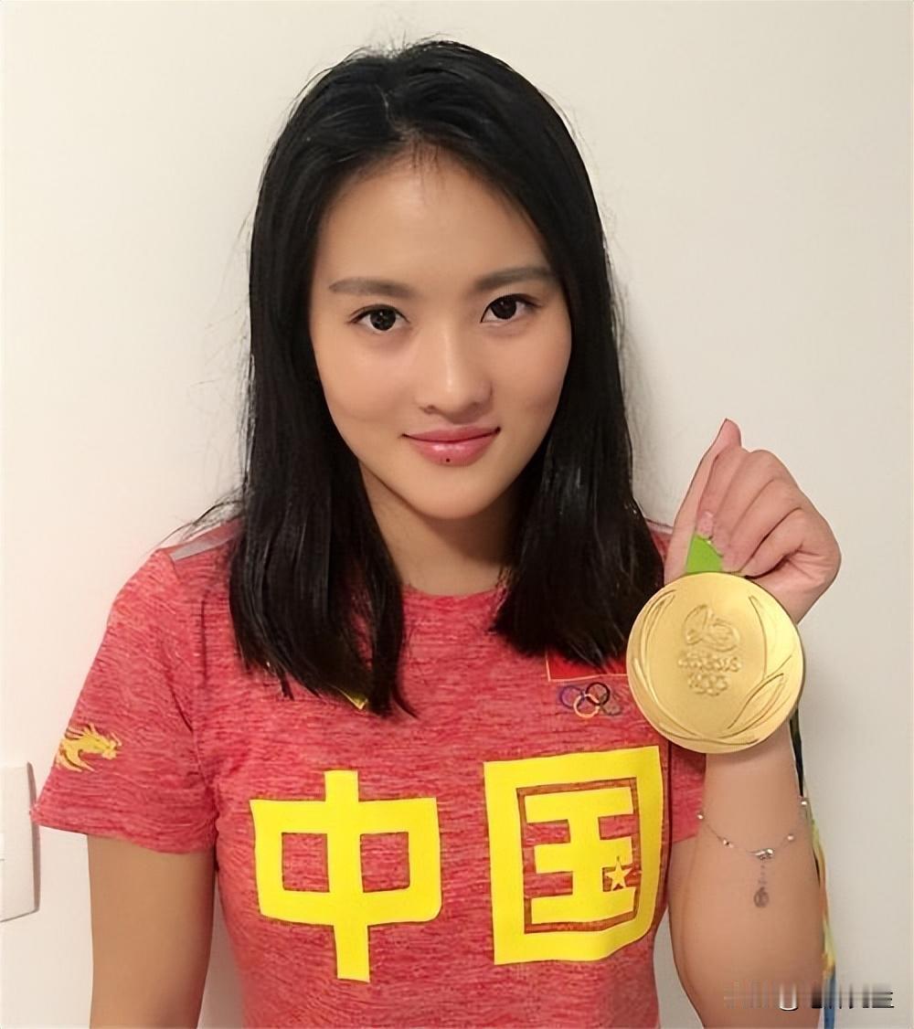 “跳水皇后”陈若琳，3岁被父母抛弃，依靠舅舅长大。后来她得了22个世界冠军、5个