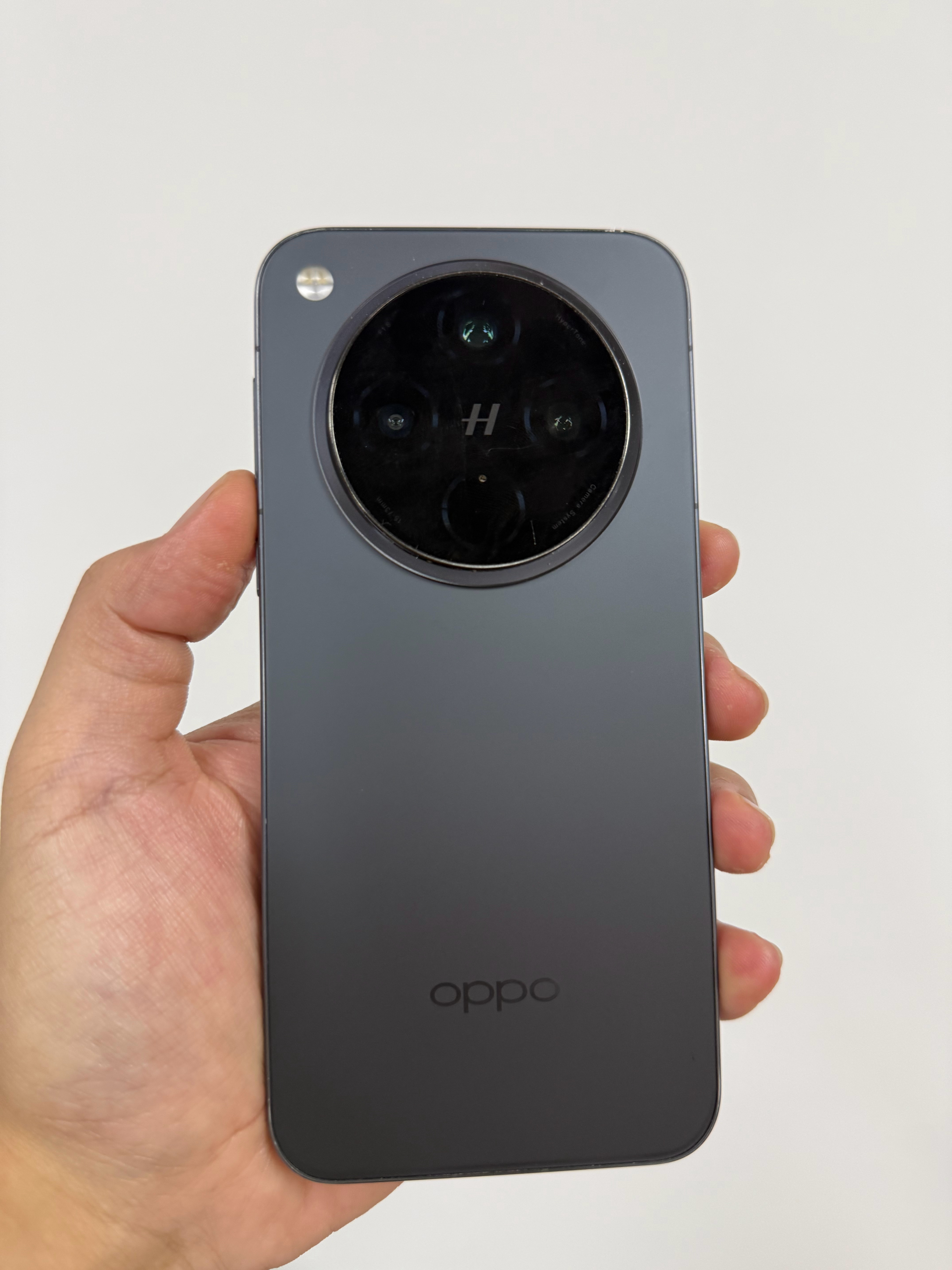 收了台战损OPPO FindX8 16+512G这种成色的也就只值个一千多了吧