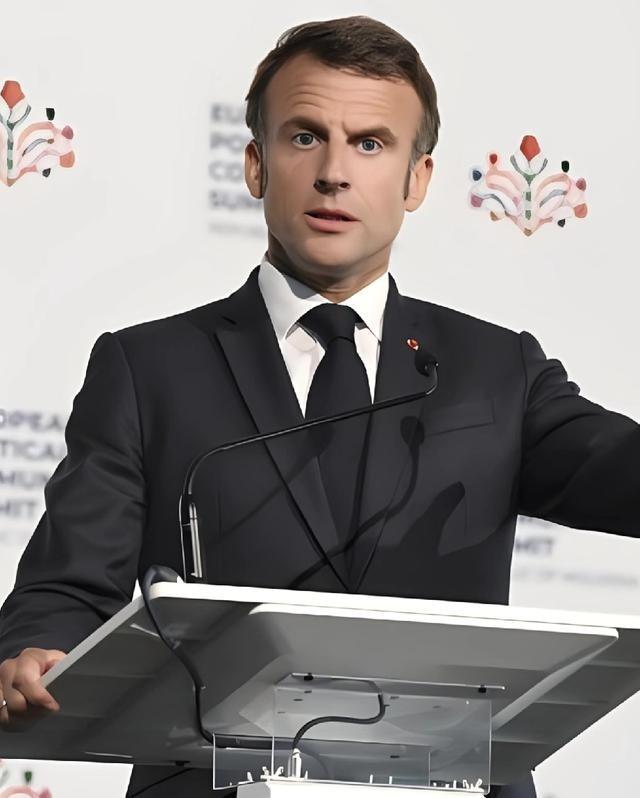 马克龙气到后槽牙咬碎了，李在明访华还带着第一夫人金惠景一块儿来，直接把马克龙给整