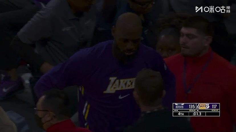 19投29分，外加3失误，正负值-7如何评价詹姆斯本场的表现？黄蜂vs湖人