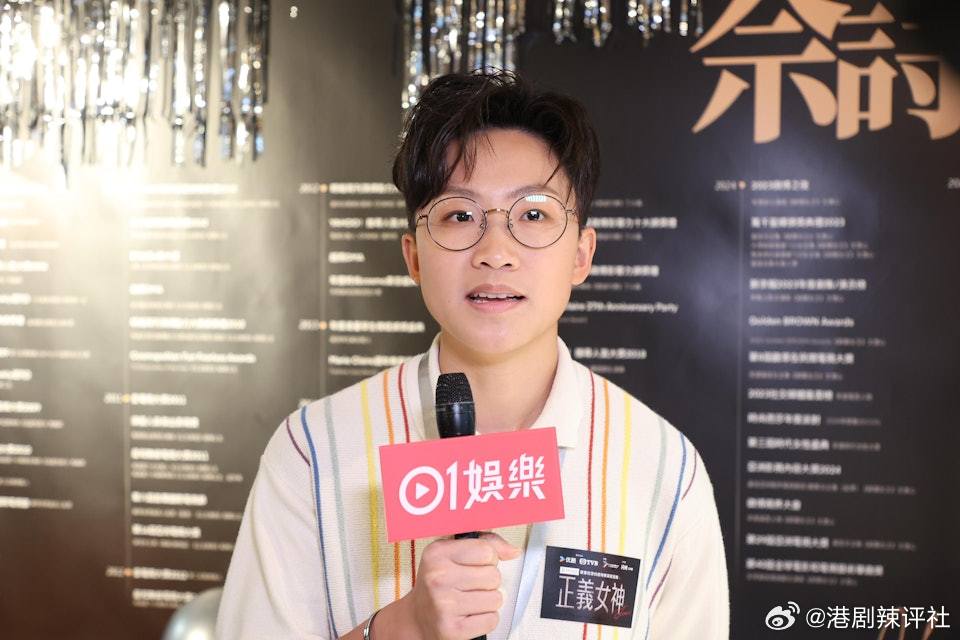 劉倬昕因出演《正義女神》高成彬一角而人氣急升，她今日（04/4）出席活動接受《香