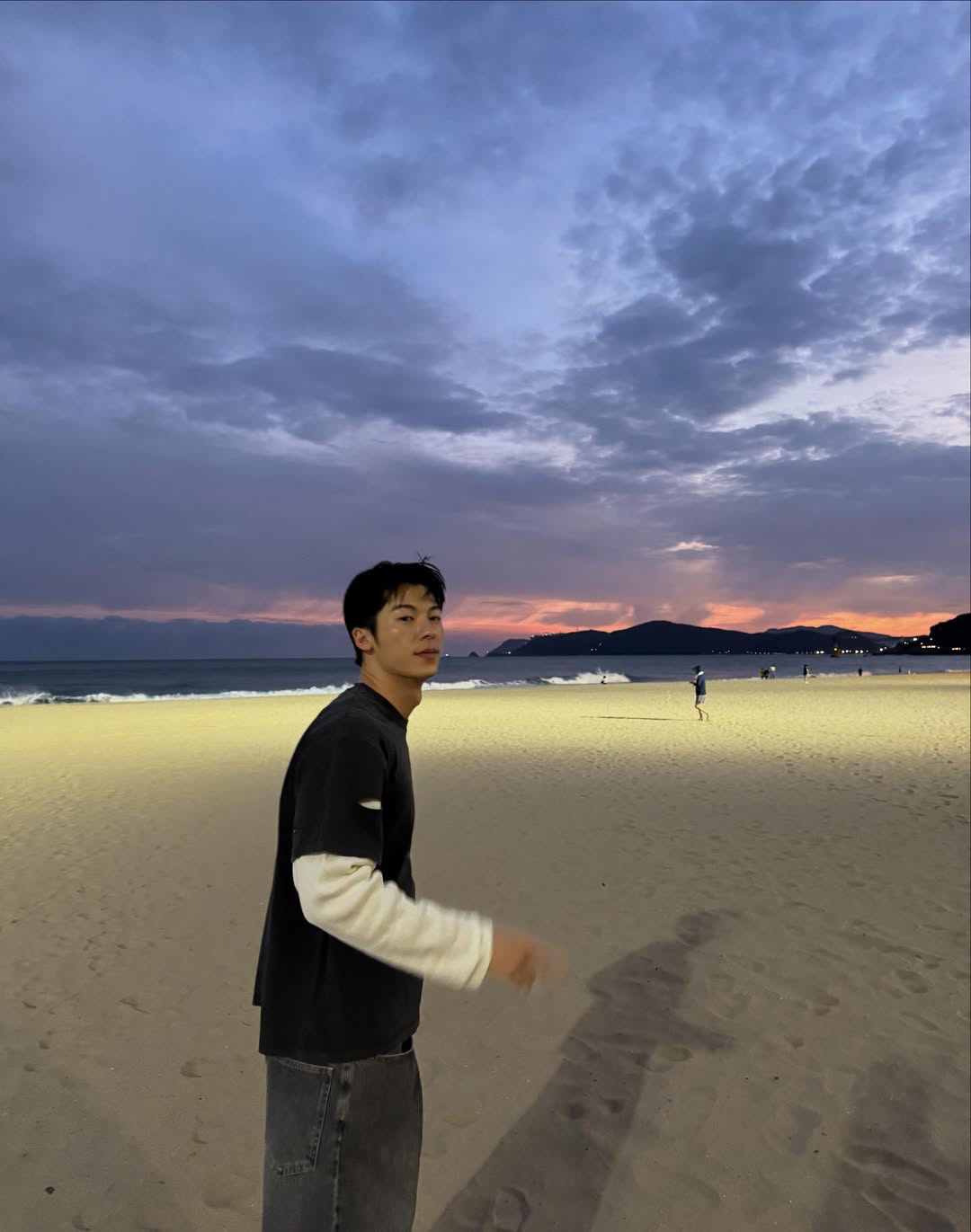 许光汉ins更新釜山日常✨🤍 ​​​