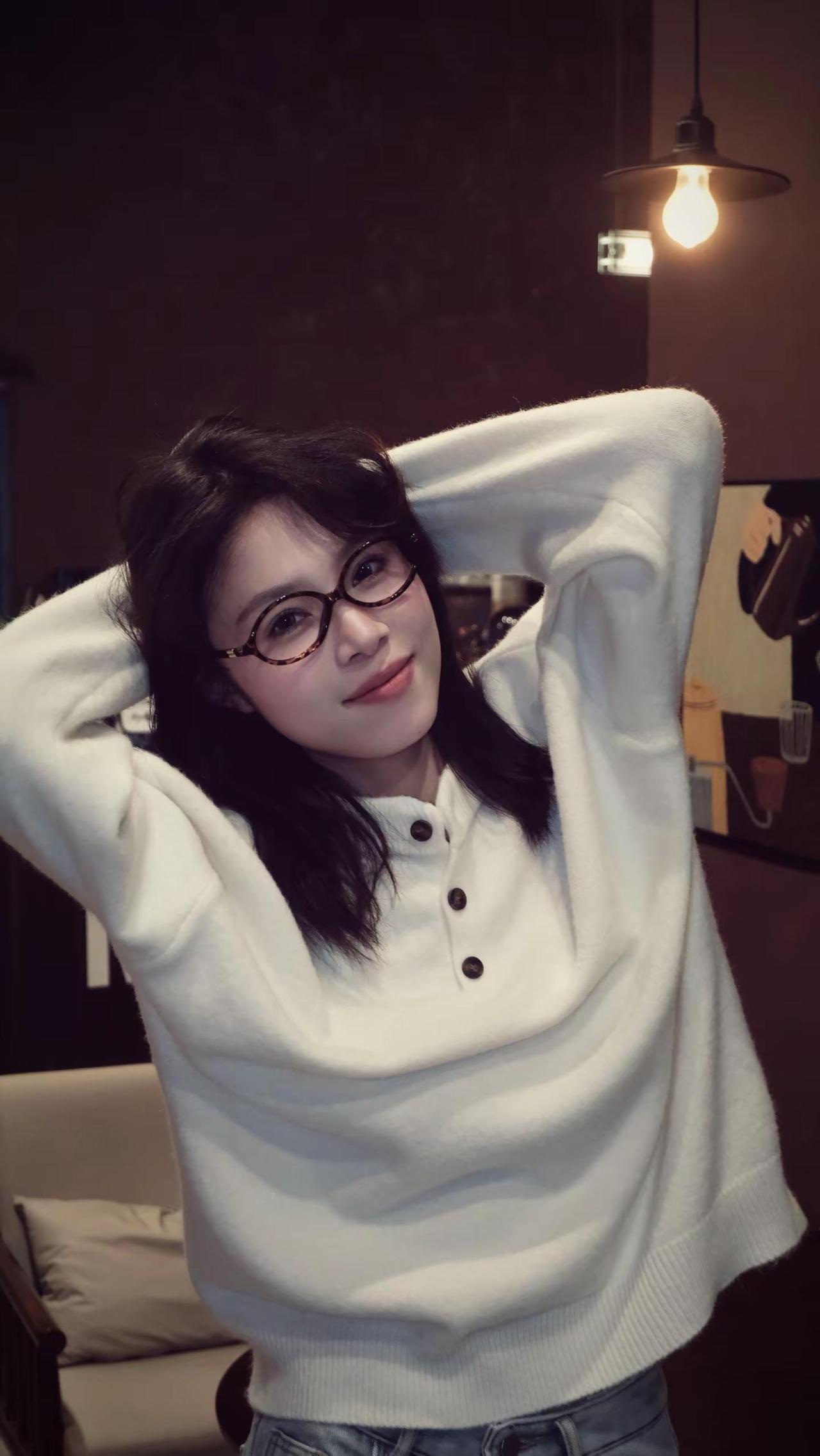 早知道你兄弟这么帅 我就不跟你谈了 他的一句嫂子 喊的我心里好痛