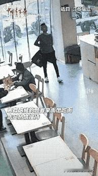 这样的老板，
无论他是否为摆拍，
我都佩服。