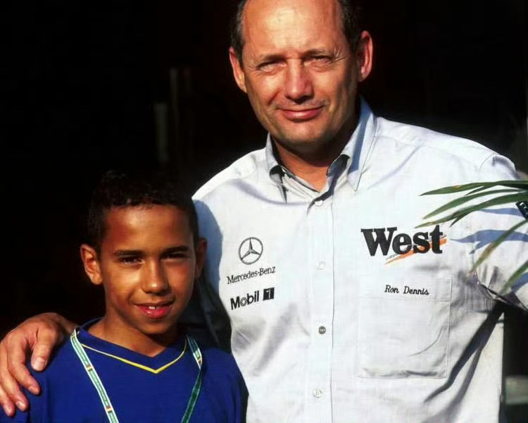 今天是刘易斯·汉密尔顿的41岁生日！Happy birthday🎂F1 汉密尔