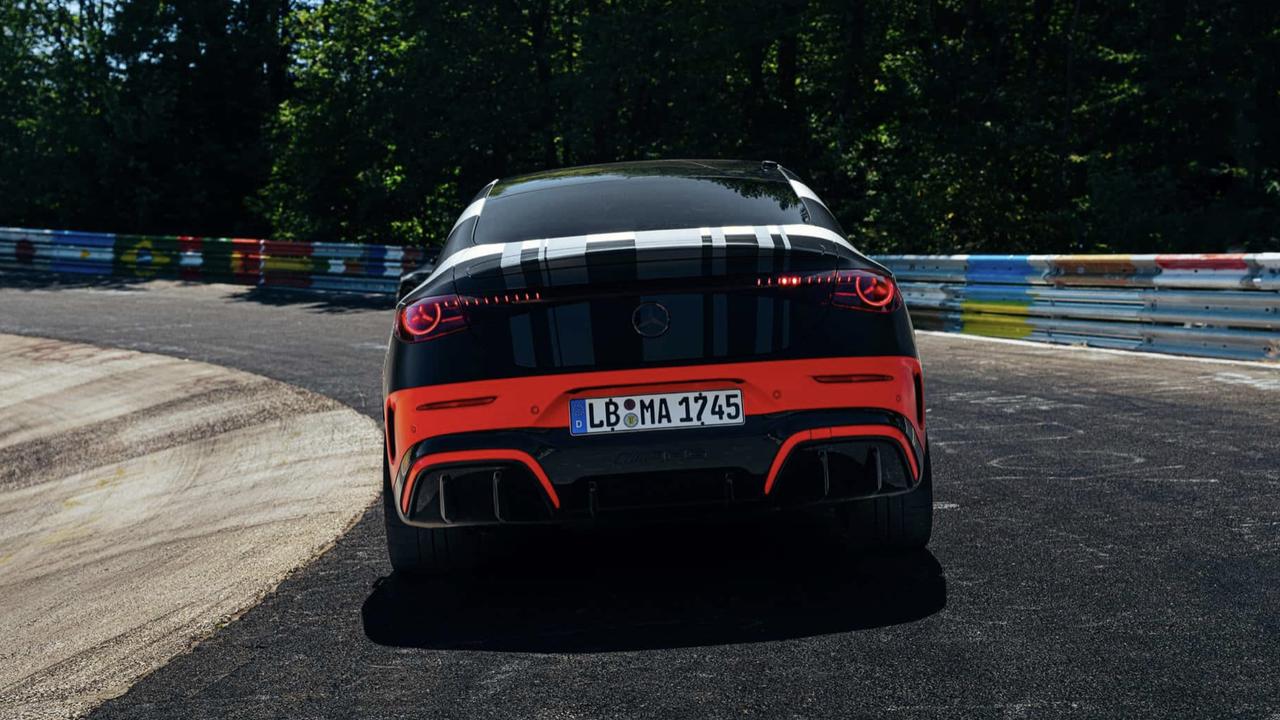AMG纯电CLA打破纽北圈速纪录
全新梅赛德斯-AMG CLA 45 4MATI