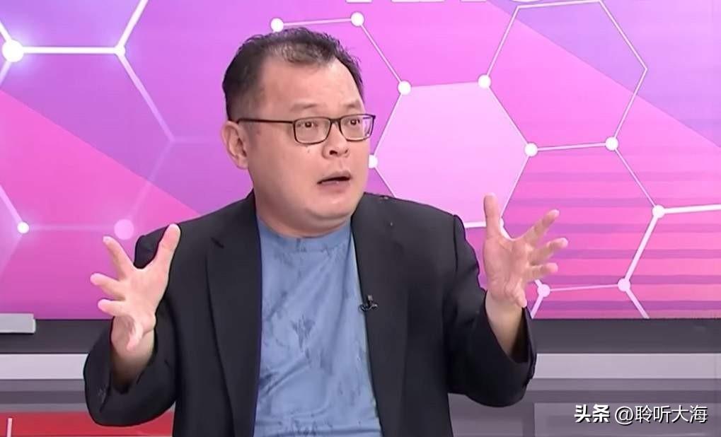 陈挥文说：去大陆只有北上广深才带台胞证，去埃及带台胞证根本没用，在国外遇到麻烦，