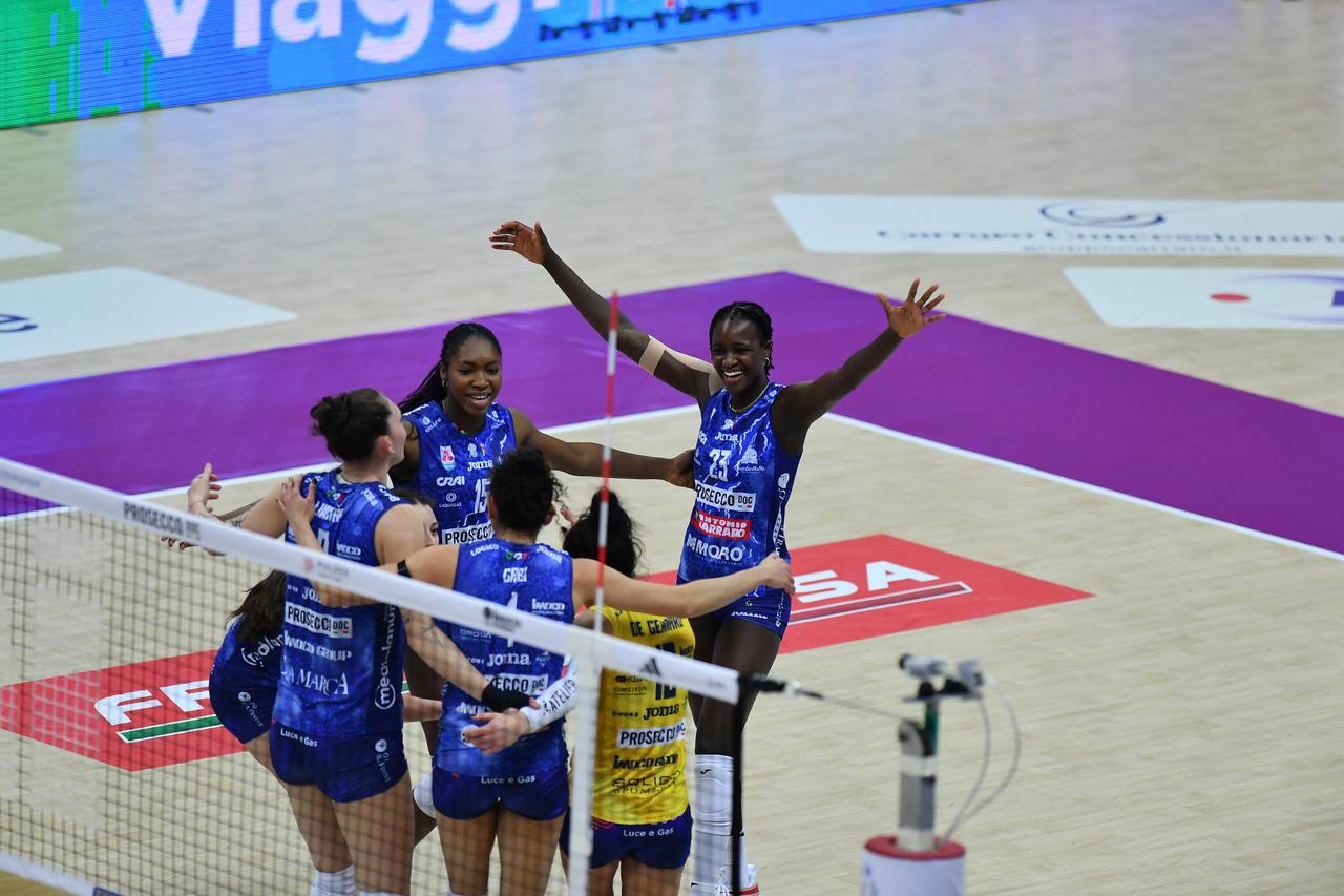 朱婷轮休，科内利亚诺轻取马切拉塔，继续领跑联赛

意甲常规赛第 22 轮全面开打