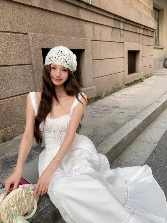 𝑴𝒐𝒏𝒆𝒕'𝒔 𝑾𝒊𝒏𝒅𝒐𝒘.🕊