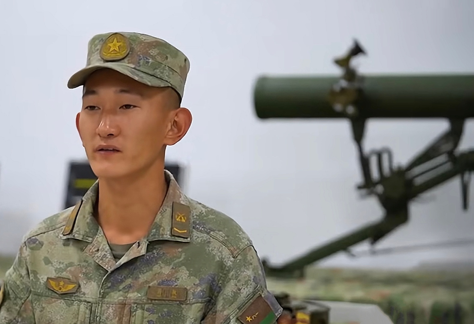 PLA好像没装备85式107mm单管火箭炮吧，主要用来外贸的，巴基斯坦、缅北民武