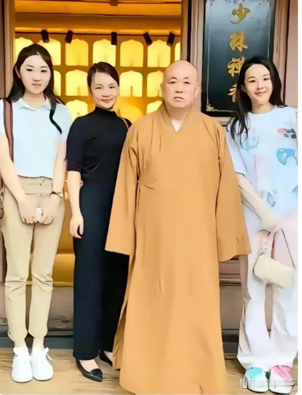 出家人，三妻四妾，儿孙满堂。
年轻人，不婚不育，四大皆空。
这是咋了？