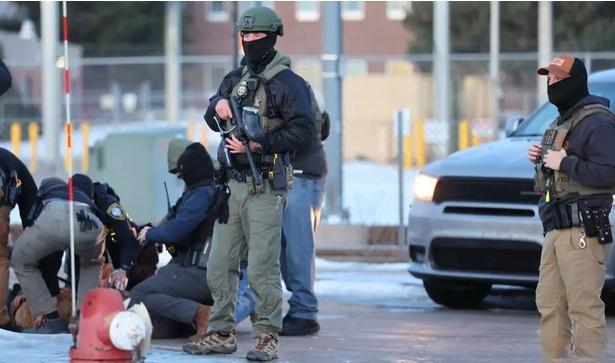 ICE闹罢工？懂王这回遇上麻烦了。

当初画的大饼有多甜，现在打脸的声音就有多响