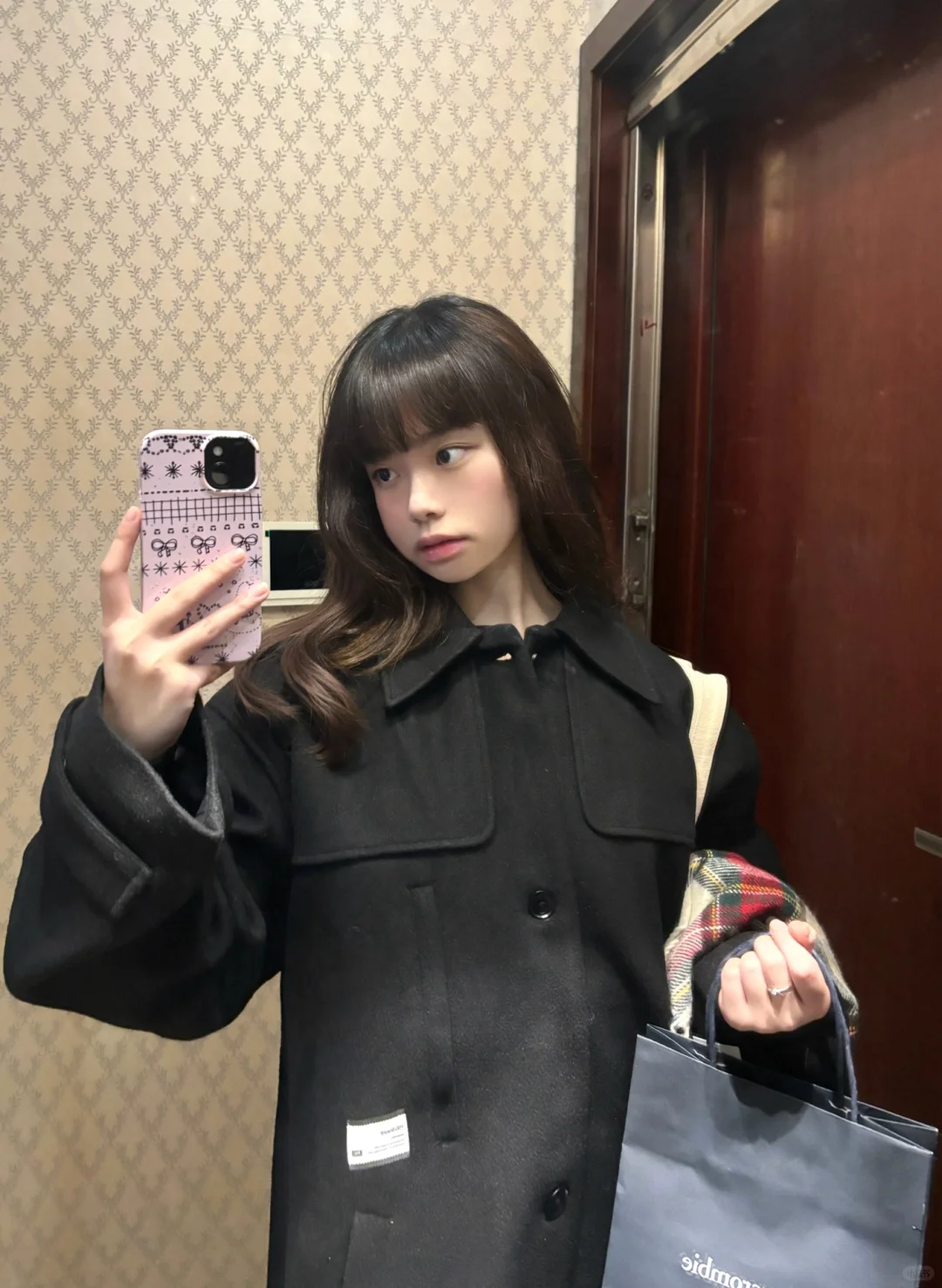 就很喜欢大衣！！很日系！！🧣