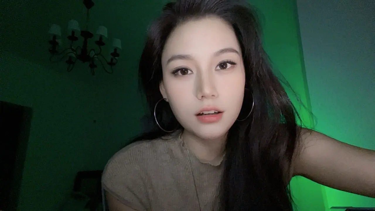 早安，今天很平常，却有话想对你说，感谢你关注我，是你给予我的目光让我能...