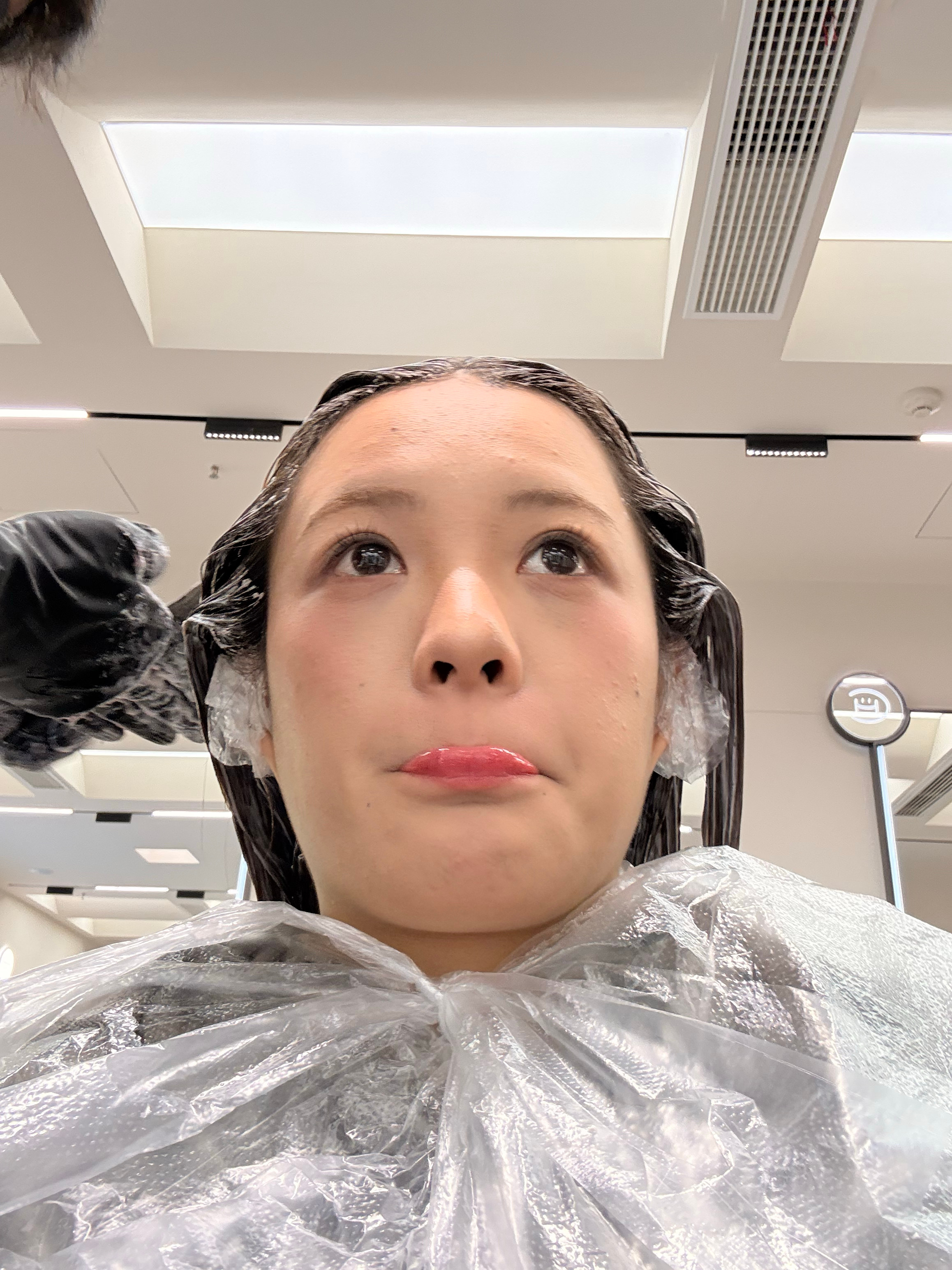去弄个时兴的发型 
